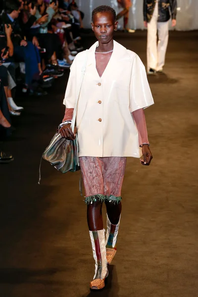 Look 17